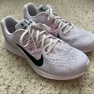 Nike Women’s Zoom Winflo 5 Running Sneakers; Vast Grey AA7414-013; Size 12
